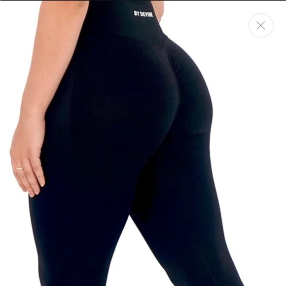 by devine co seamless sculpt leggings size MEDIUM - Picture 2 of 5